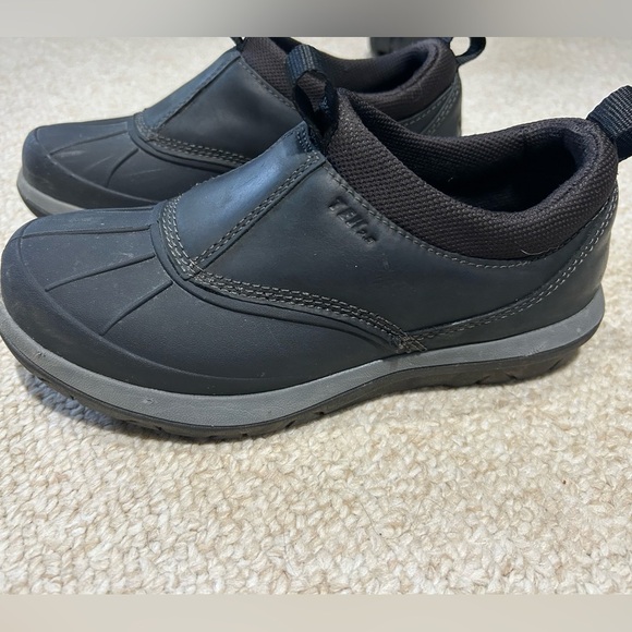 L.L. Bean Storm Chaser 5 Slip On Womens Boots Black Size 6.5 Waterproof - Picture 2 of 13